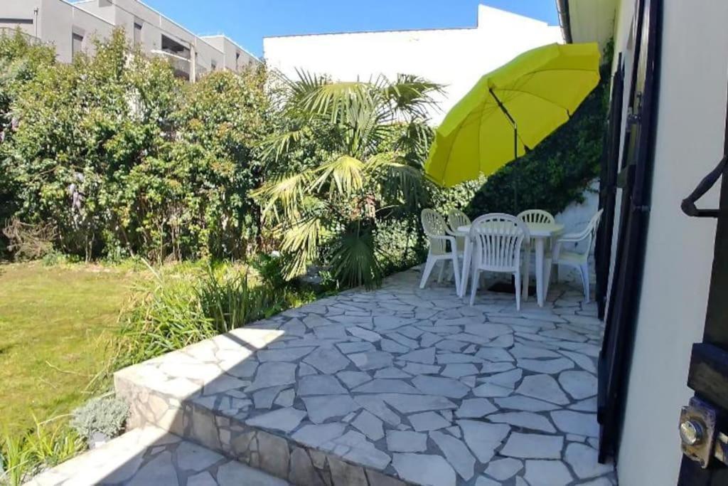 Comme A La Maison Cenon Esterno foto