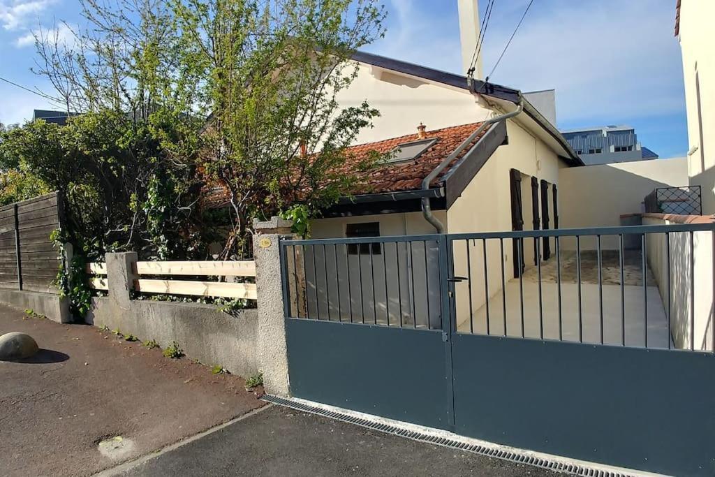 Comme A La Maison Cenon Esterno foto